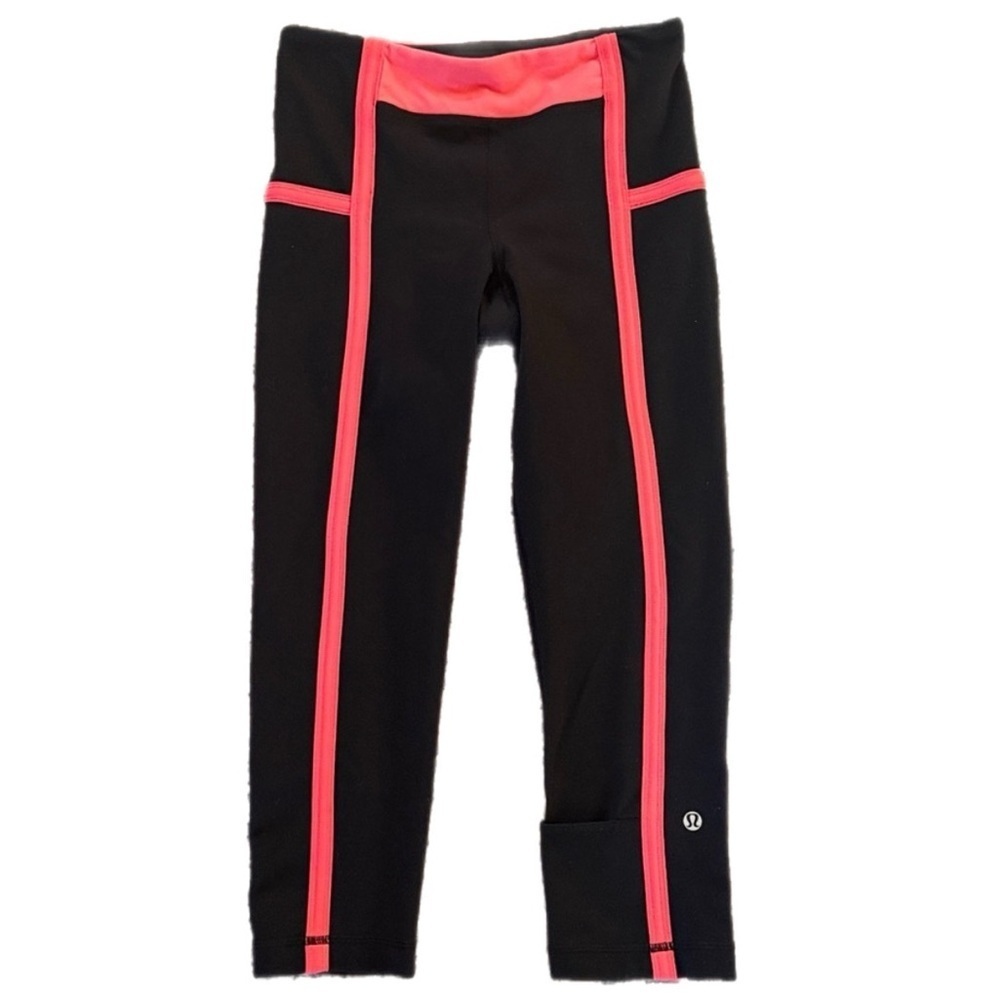 Lululemon Mynah Cropped Leggings in Black and Red Size 2
